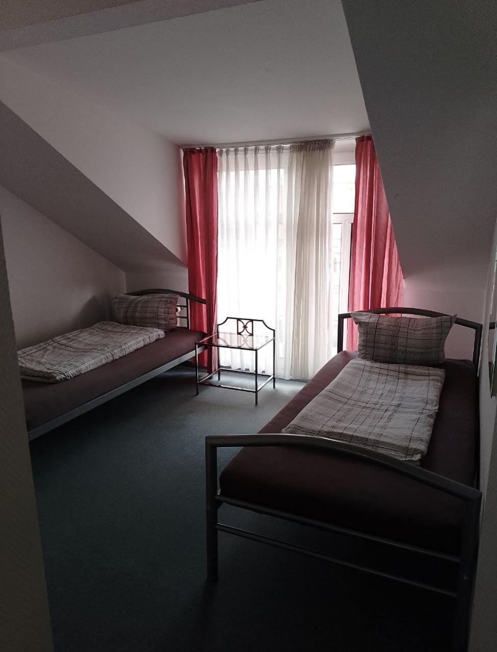 Pension Fuer Monteure In Dresden, Zimmer Mit Eigenem Bad Und Grosser Gemeinschaftskueche Ngoại thất bức ảnh