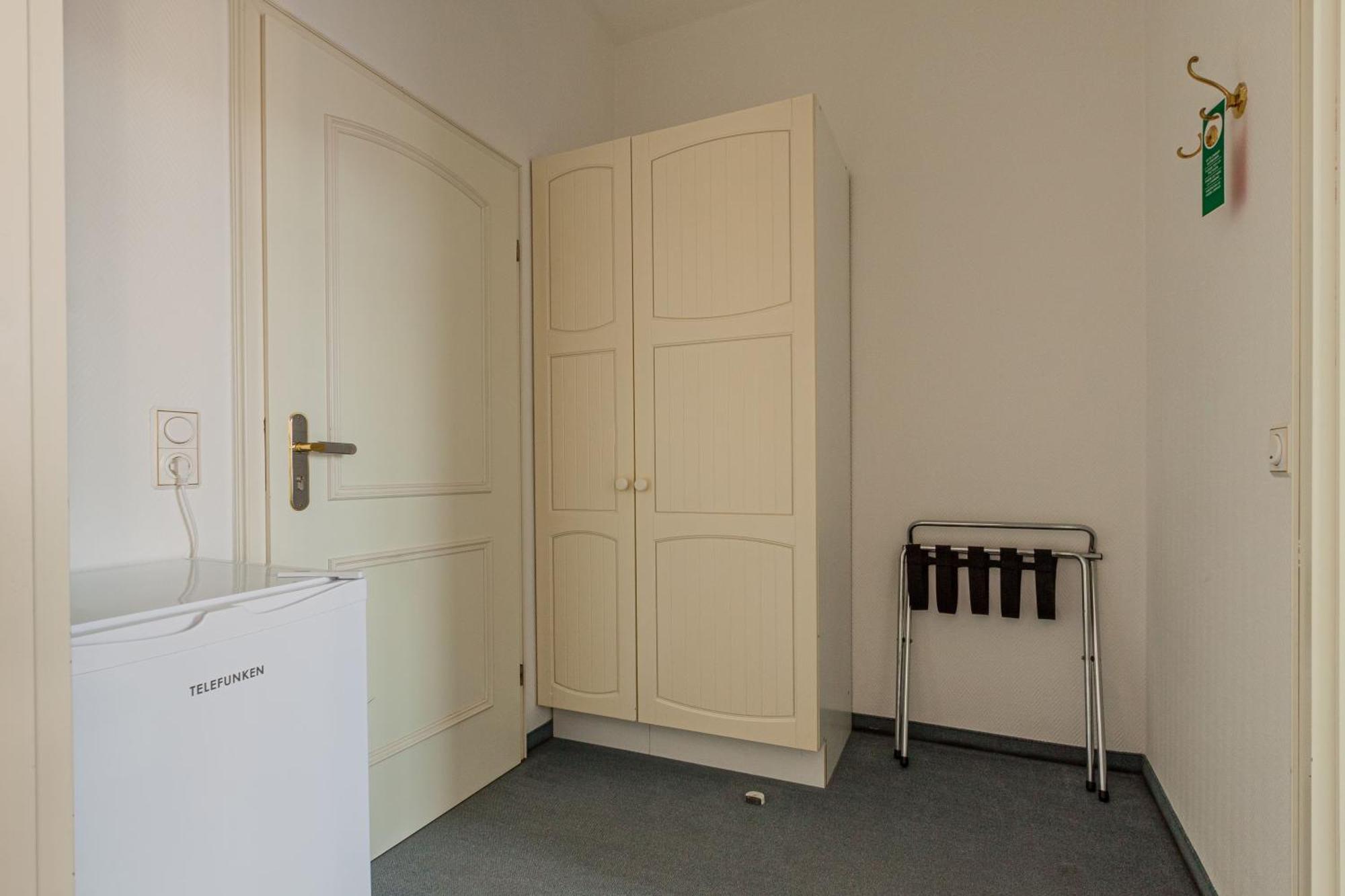 Pension Fuer Monteure In Dresden, Zimmer Mit Eigenem Bad Und Grosser Gemeinschaftskueche Ngoại thất bức ảnh