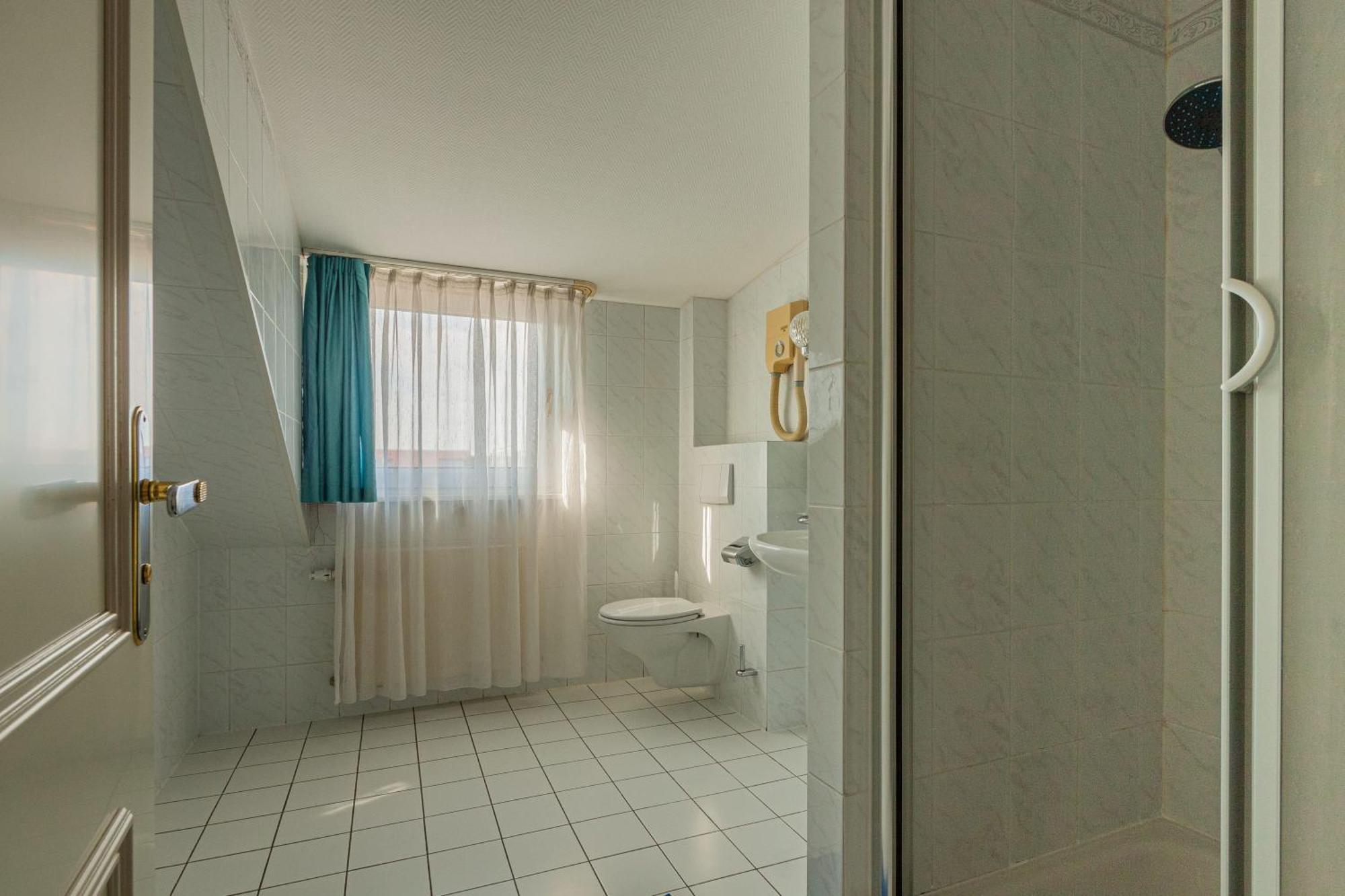 Pension Fuer Monteure In Dresden, Zimmer Mit Eigenem Bad Und Grosser Gemeinschaftskueche Ngoại thất bức ảnh